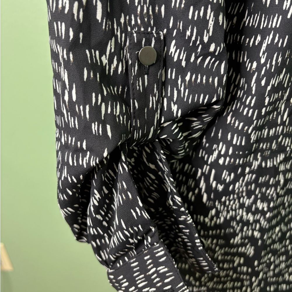 Simply Vera Vera Wang Black and White Printed Blouse - Picture 8 of 11